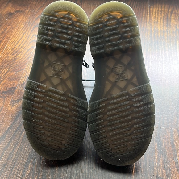 Dr Martens Toddler Boots in multi. Size 11. Wear on toe. - Picture 4 of 4